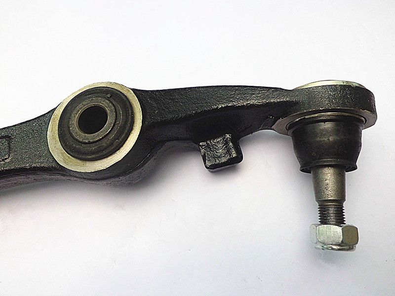 RIGHT SIDE Holden Commodore 20002006 VT2 VU VX VY VZ FRONT LOWER